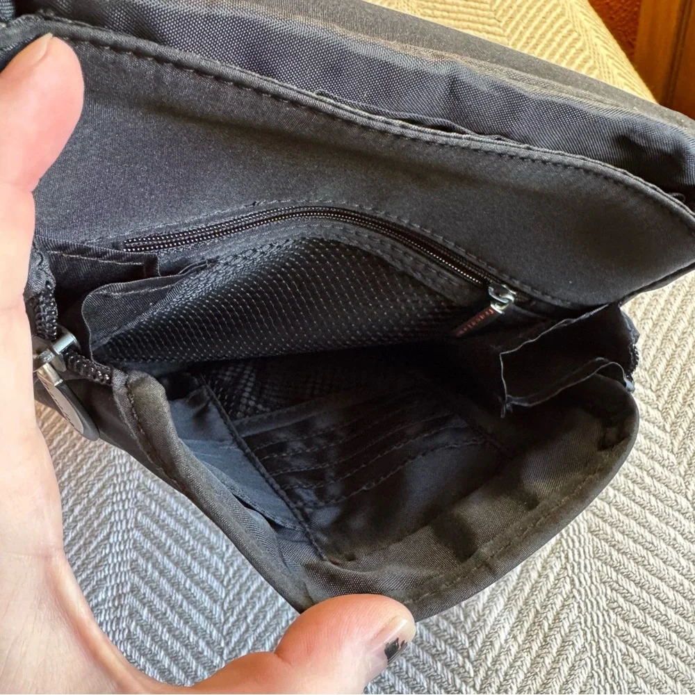 Travelon RFID Anti-Theft Crossbody Sling Bag, Black, EUC‎ - Picture 4 of 13